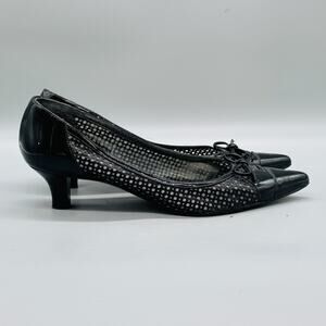 Stuart Weitzman Shoes Womens 8.5 Black Patent Perforated Bow Kitten Heel Pumps